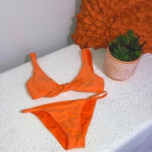 Chic two-piece orange swimsuit XS